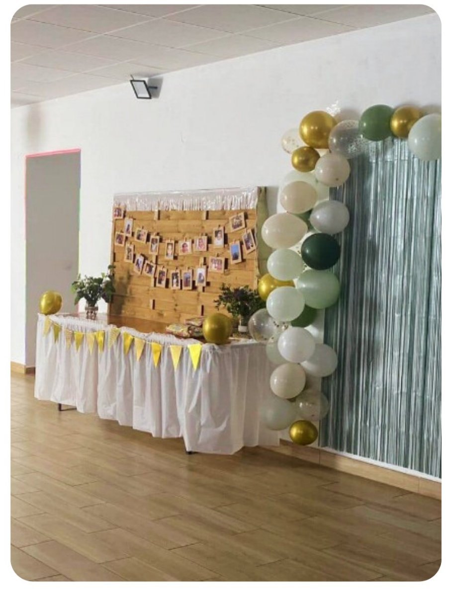 Decoración con arco de globos para evento privado y comuniones en MerinoPark Jédula